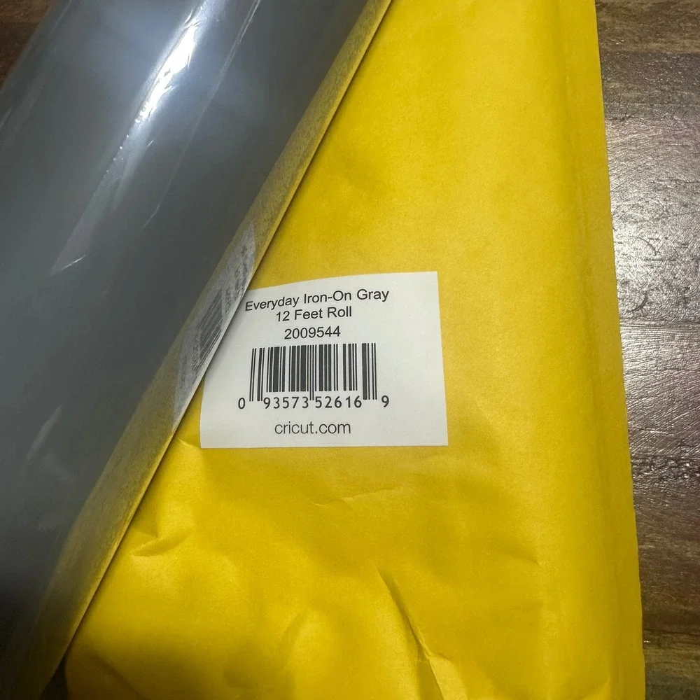 Cricut Everyday Iron-On Gray HTV Heat Transfer Vinyl 12ft Roll 2009544